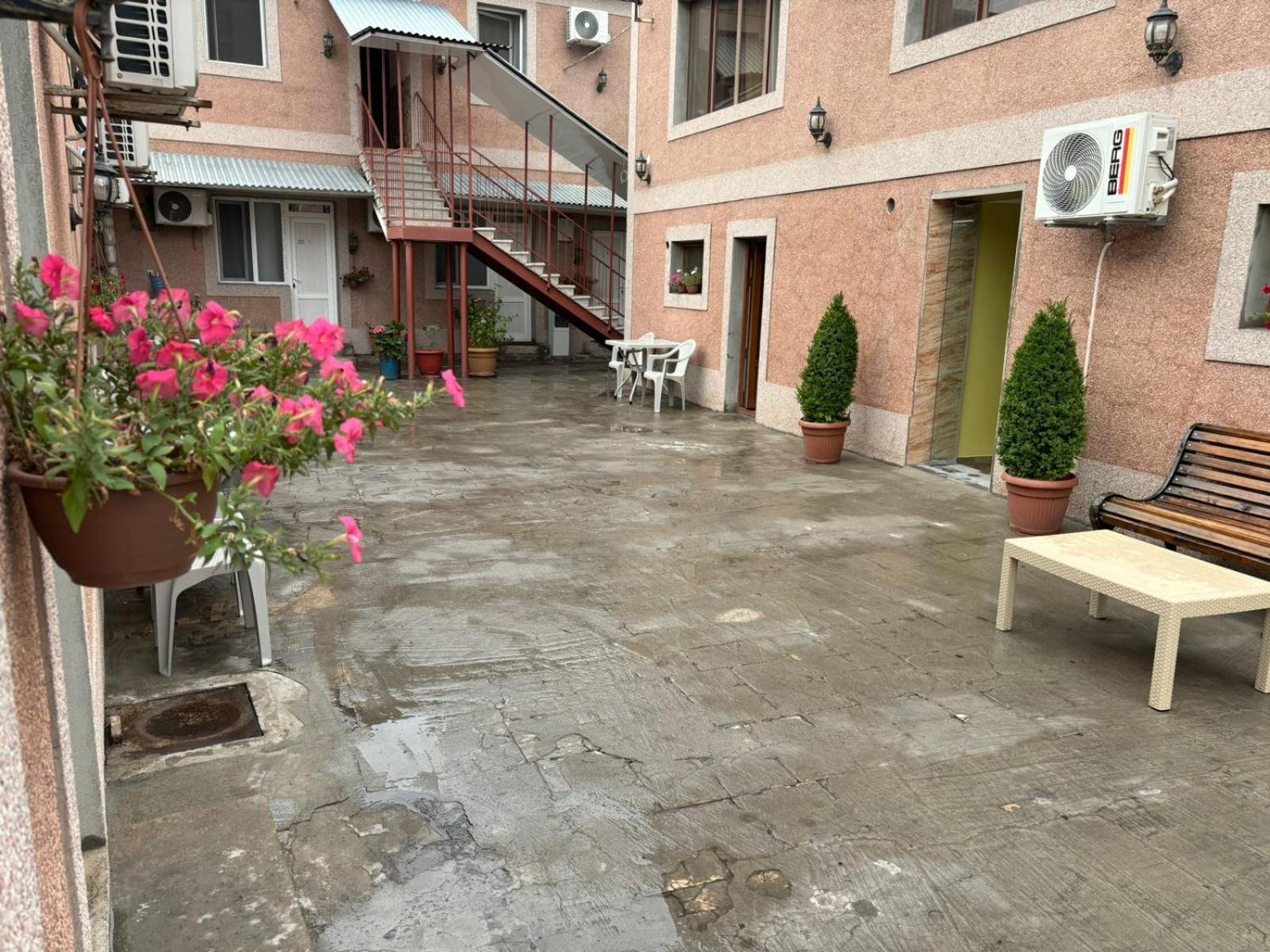 Styopa Hotel Erivan Dış mekan fotoğraf
